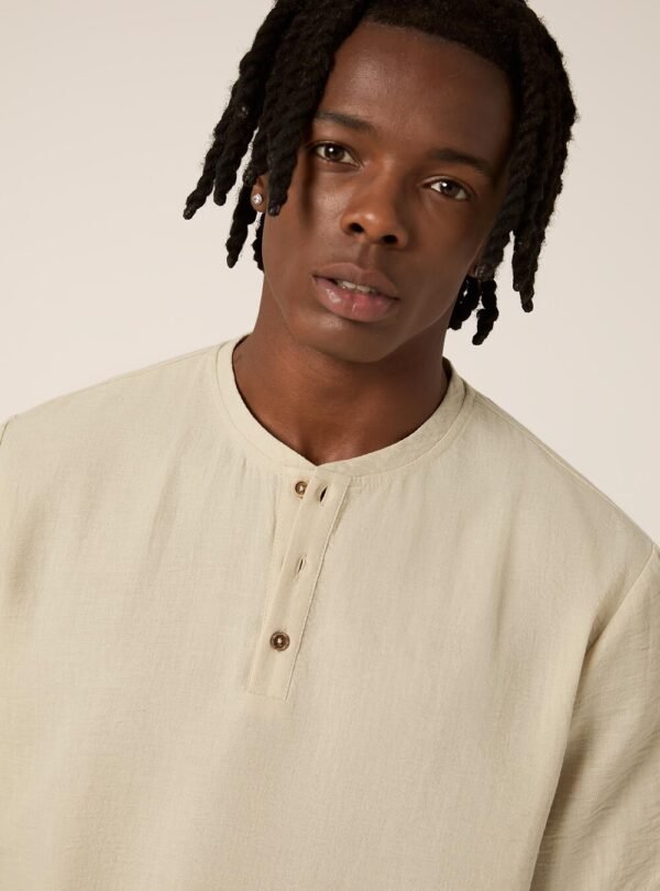 SERAPH COLLARED T-SHIRT - Image 10